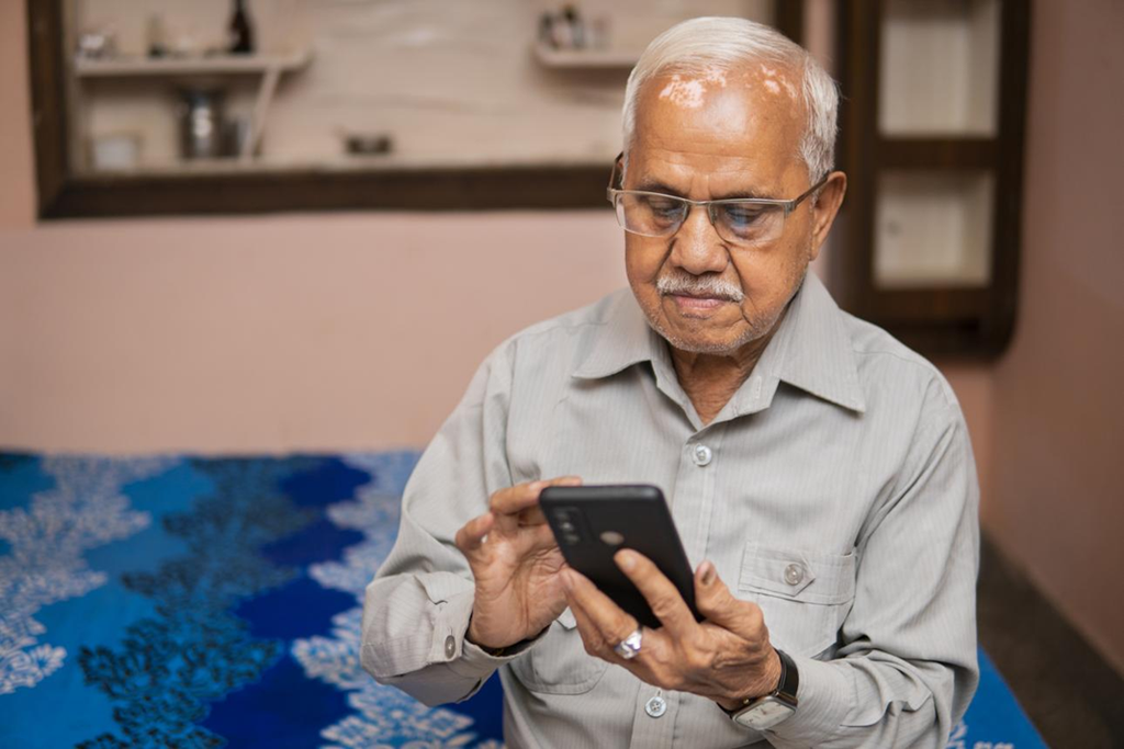 Life Certificate Cyber Fraud: Pune में 84 वर्षीय Retired Air Force Officer से ₹4.5 लाख की ठगी, Pensioners रहें सावधान 1 image 1